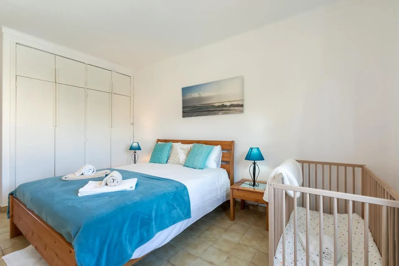 Modern Algarve Villa With Heated Pool And Beach Access Altura Feriehus