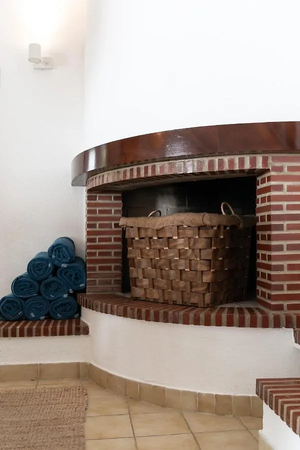 Prázdninový dům Modern Algarve Villa With Heated Pool And Beach Access Altura Portugalsko