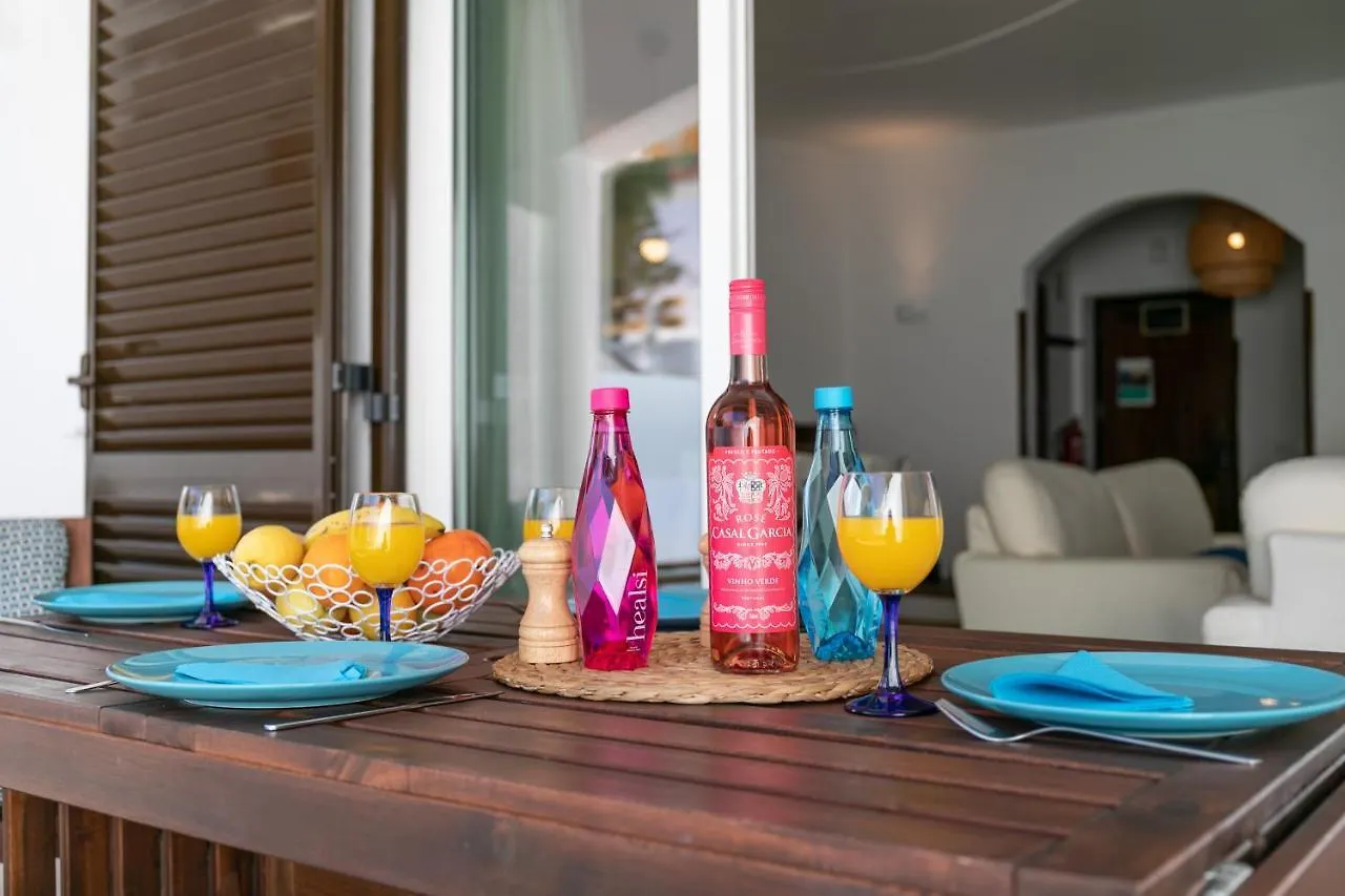 Modern Algarve Villa With Heated Pool And Beach Access Altura 0*,  Portugalsko