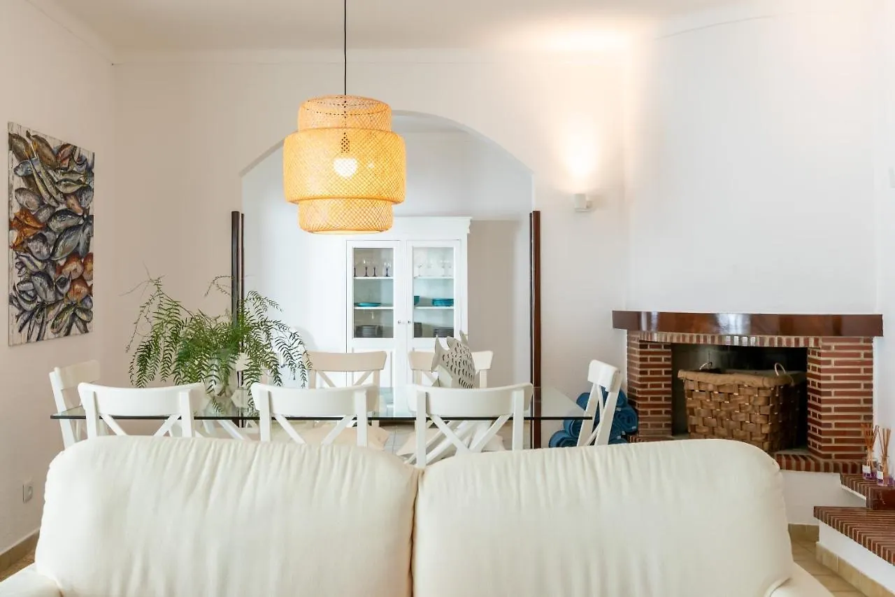 Modern Algarve Villa With Heated Pool And Beach Access Altura