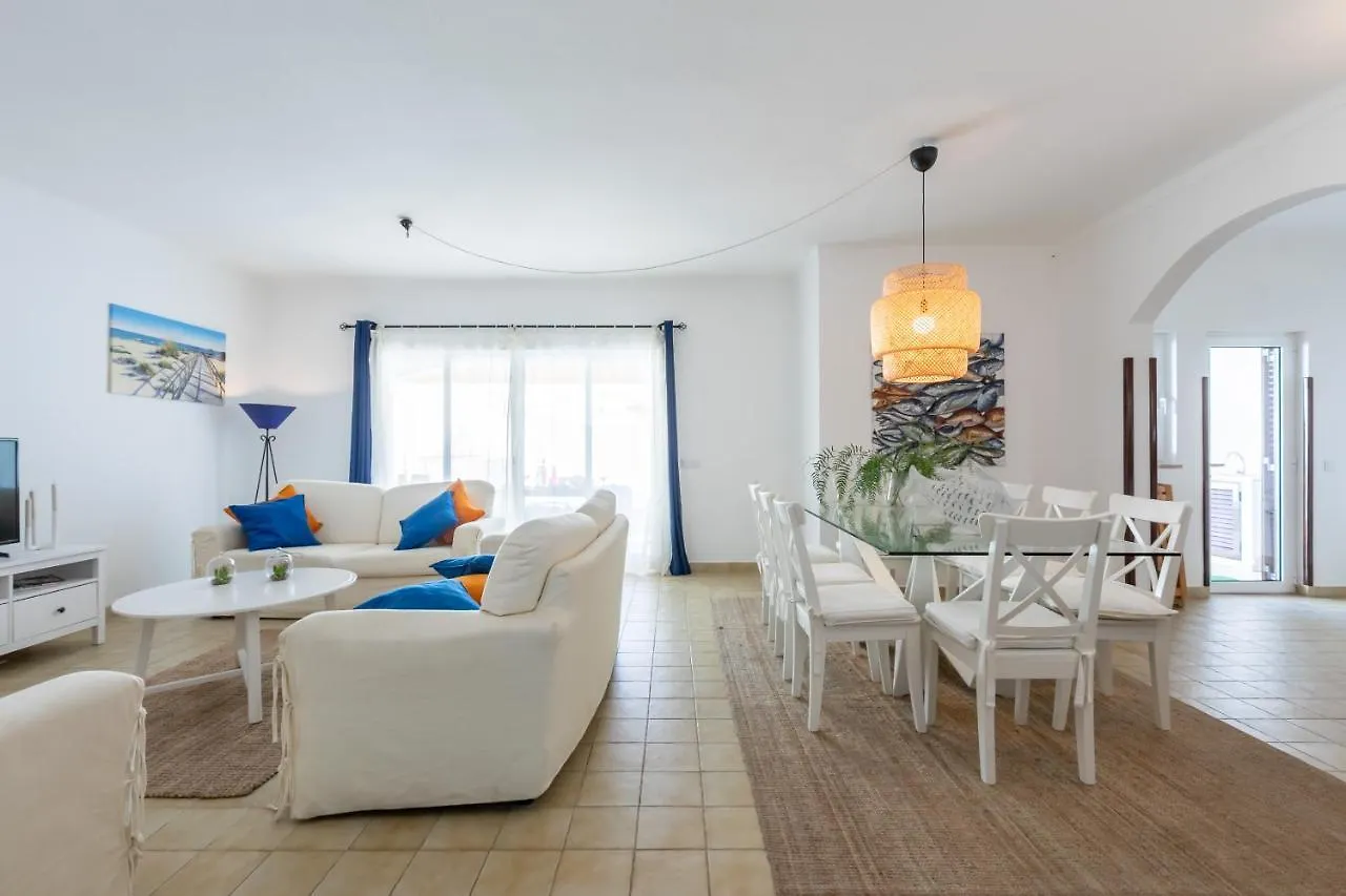 Modern Algarve Villa With Heated Pool And Beach Access Altura 0*,
